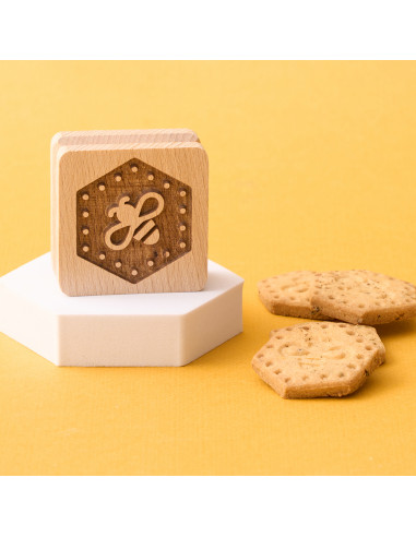 Wooden cookie stamp with Mielizia bee